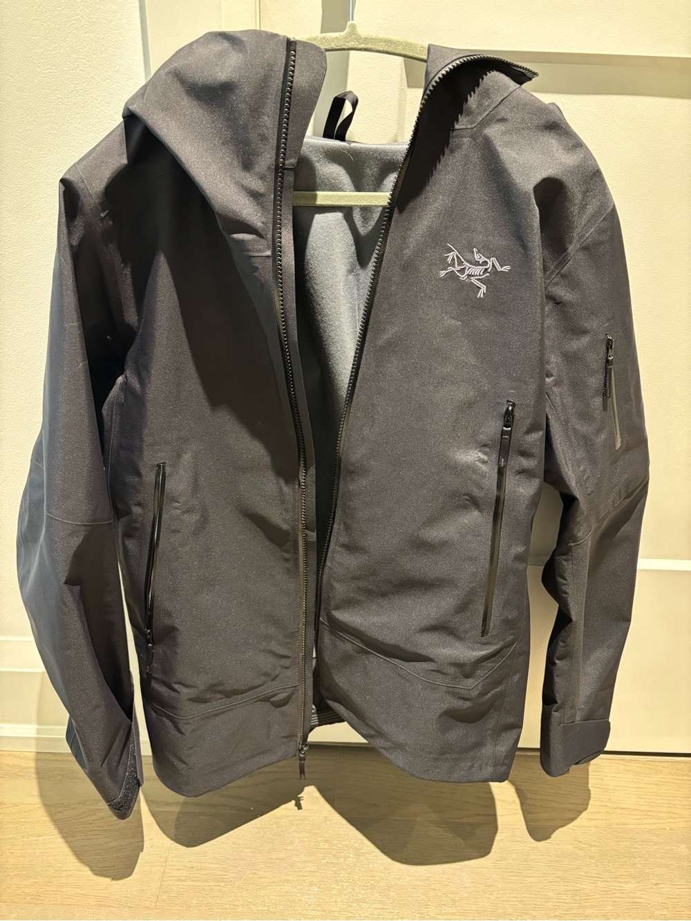 Arc'teryx Women's Sentinel Ski shell in Black size M